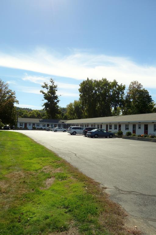 Monument Mountain Motel Great Barrington Exteriör bild
